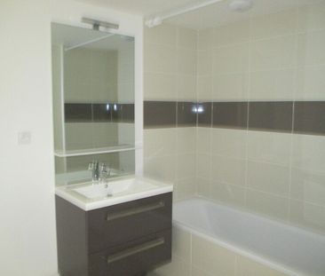 Location Appartement 3 pièces 58m² ORLEANS 45100 - Photo 2