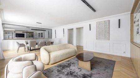 Tout savoir sur cet appartement dans le quartier La Plaine des Sablons, à Neuilly-sur-Seine - Photo 2