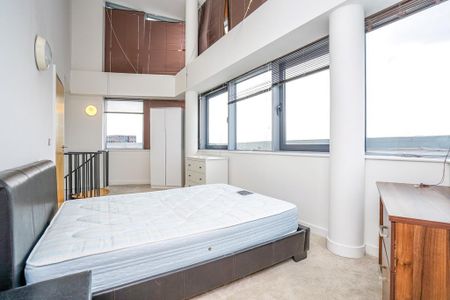 3 bedroom flat to rent - Photo 2