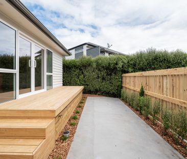 1347D Victoria Street - Photo 6