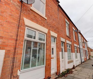 2 bedroom semi-detached house to rent - Photo 4