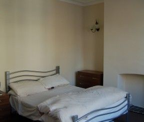 FIRST MONTHS RENT HALF PRICE - DOUBLE ROOM - Photo 5