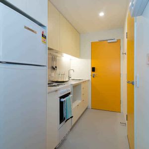 Studio Standard Apartment - Photo 2