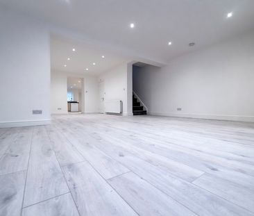 Room in a Shared House, Capstone Road, BR1 - Photo 1