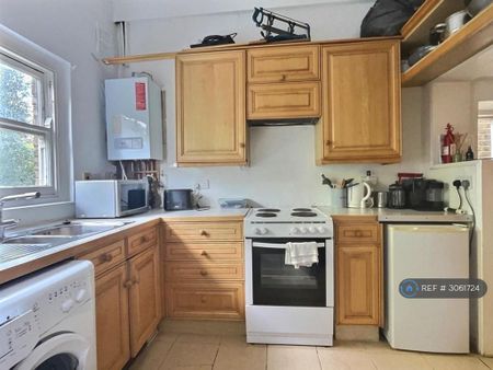 2 bedroom flat to rent - Photo 4