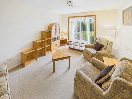 4 bedroom detached house to rent - Photo 2