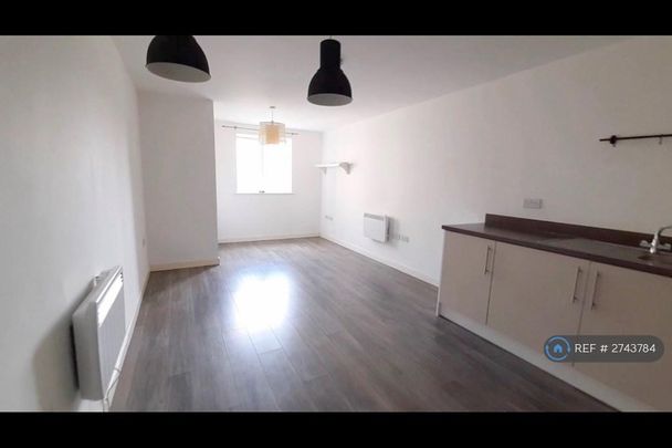 1 bedroom flat to rent - Photo 1
