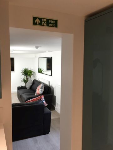 9 Bed End Terrace, Kensington, L7 - Photo 2