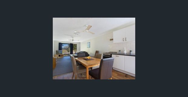 FURNISHED BEDROOM ONLY IN A SHARE HOUSE - Photo 1