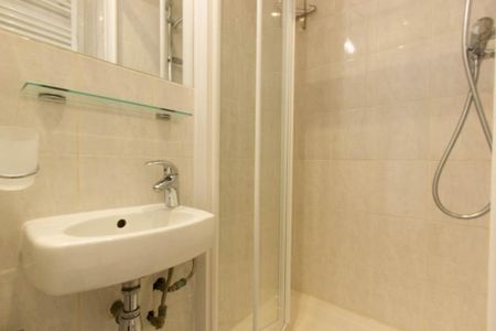 Flat 13 Penywern Road, Earls Court SW5 9SX - Photo 4