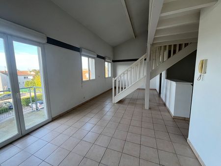 Location Appartement 2 pièces 59m² - Photo 3