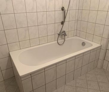 Attraktive 3-Zimmer-Wohnung in zentraler Lage von Hof - ca. 127 m² ... - Photo 4