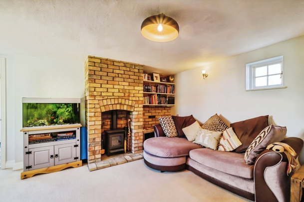 2 bedroom property to rent - Photo 1