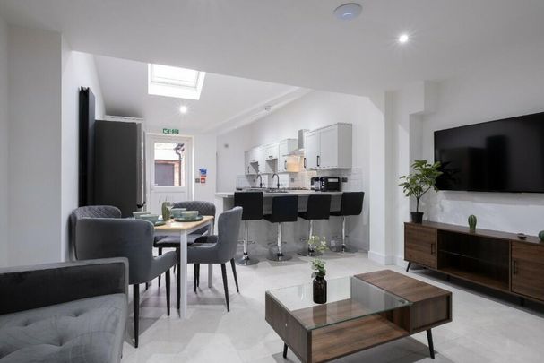 5 bedroom house to rent - Photo 1