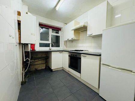 2 bedroom flat to rent - Photo 5
