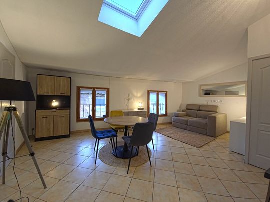 Location Appartement 2 pièces 43m² POURRIERES 83910 - Photo 1