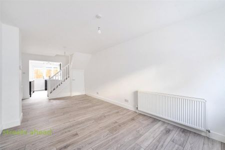 2 bedroom terraced house to rent - Photo 4