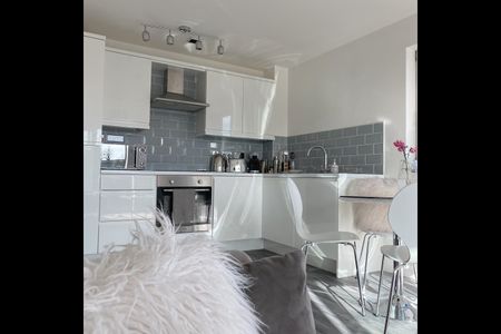 Room in a Shared Flat, Camp Street, M7 - Photo 2