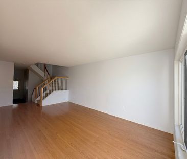 For Lease - 128 Sorento Street, Barrhaven, Ontario - Photo 3