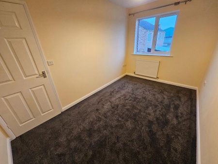 3 bedroom semi-detached house to rent - Photo 5