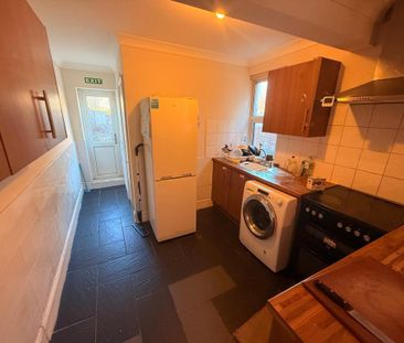 15 Cranbury Road,Eastleigh - Photo 3