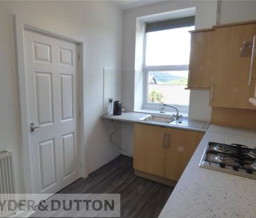 3 bedroom terraced house to rent - Photo 2