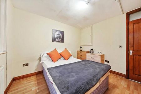 1 bedroom in a house share to rent - Photo 3