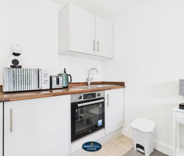 Studio to rent - Photo 5