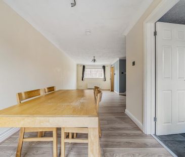 3 bedroom semi-detached house to rent - Photo 3