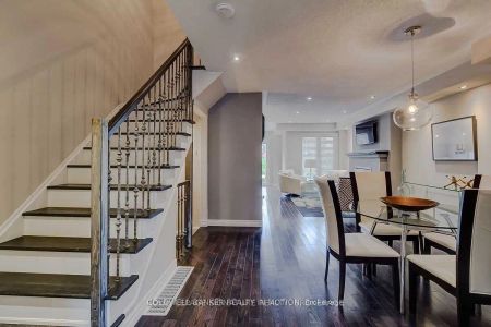 Condo Townhouse For Lease | W9256185 - Photo 5
