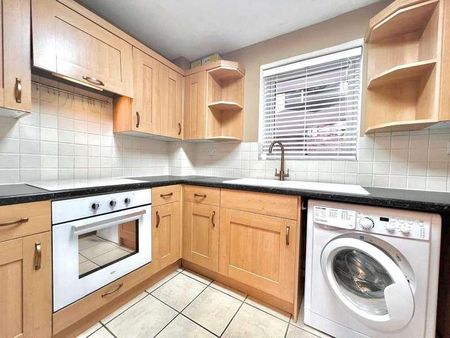 Linden Drive, Liss, Hampshire, GU33 - Photo 3