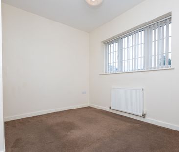 2 bed house to rent in Castle Road, BH9 - Photo 3