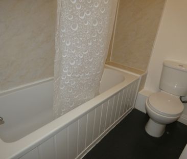 Bond Street - Photo 6