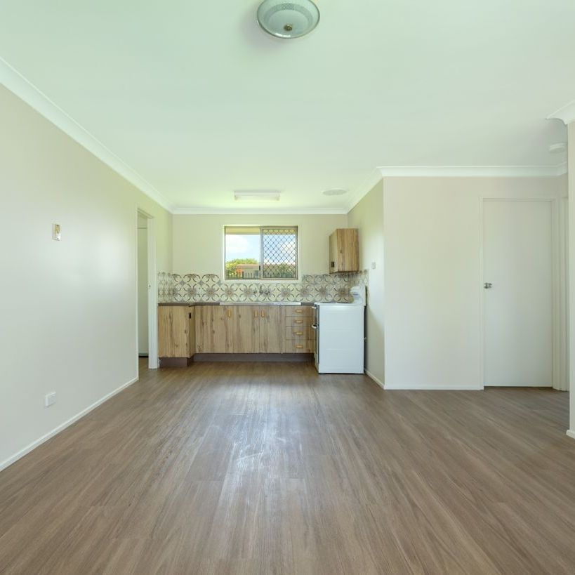 Bright, fresh Unit in Quiet Cul-de-sac - Photo 1