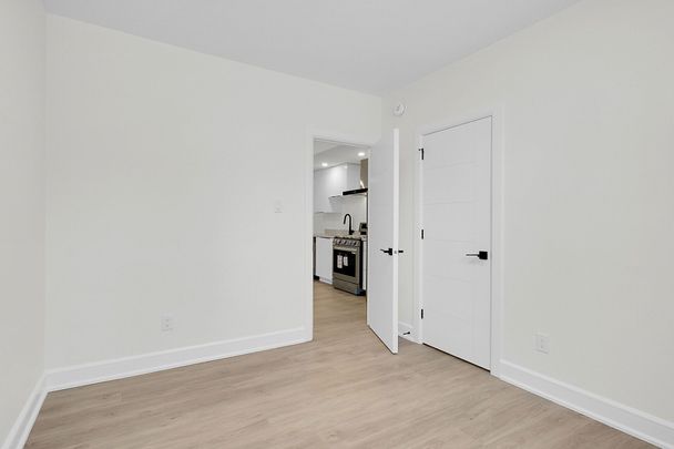 For Lease - 547 Mutual Street, Overbrook - Castleheights and Area, Ontario - Photo 1