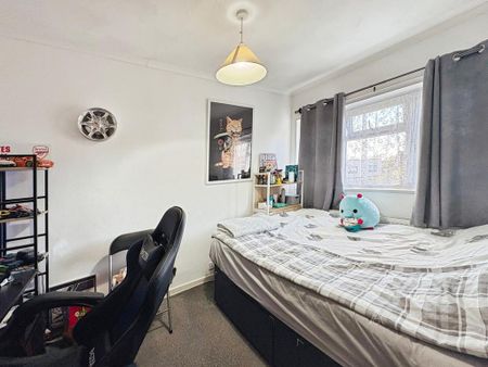 3 bedroom semi-detached house to rent - Photo 5