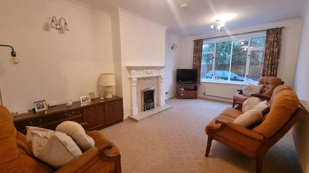 3 bedroom semi-detached house to rent - Photo 1