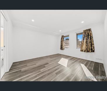 18 Parnell Way, Canning Vale, WA 6155 - Photo 4