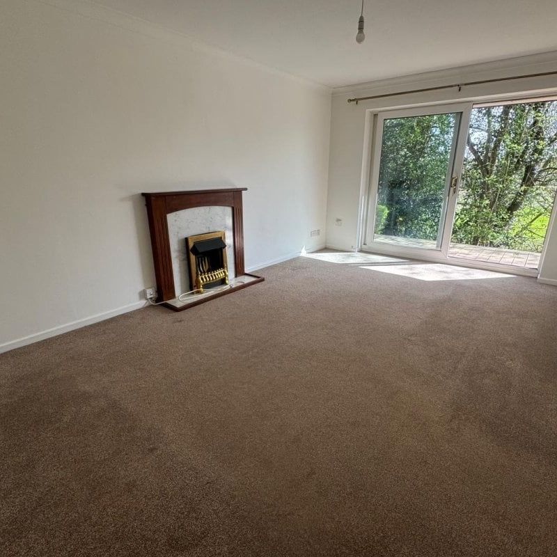 Beaulieu Close - Photo 1