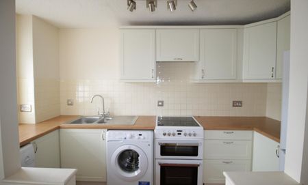 Windmill Court, Colchester - Photo 3