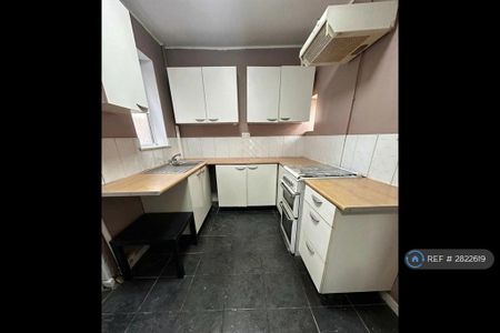 2 bedroom semi-detached house to rent - Photo 3