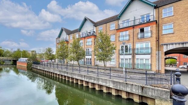 Riverside Drive, Lincoln - Photo 1