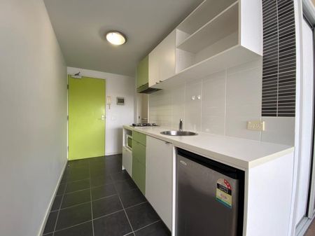 117/313 Waverley Road, Malvern East VIC 3145 - Apartment For Rent | Domain - Photo 2