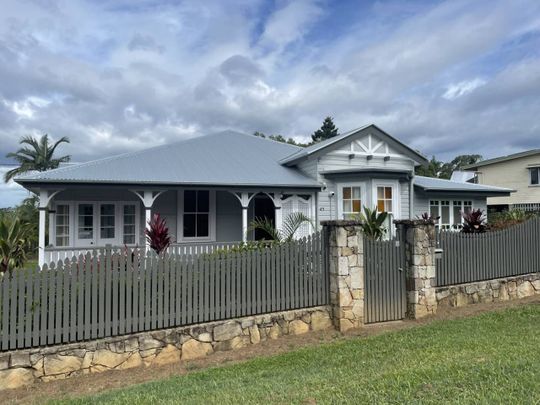 Grand Queenslander in the Heart of Cooroy - Photo 1