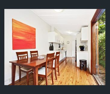 Charming Two Level Townhouse in Heart of Erskineville - Photo 3