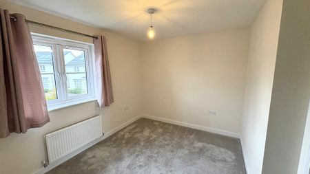 4 bedroom detached house to rent - Photo 3