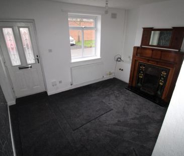 2 bedroom end of terrace house to rent - Photo 1