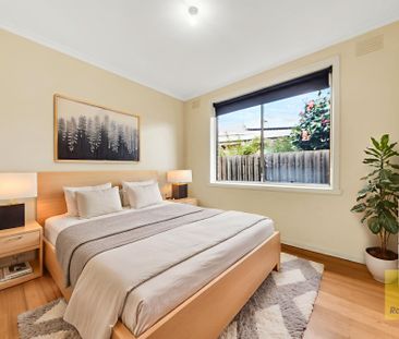 Spacious Family Home in a Quiet Court Location - Photo 2