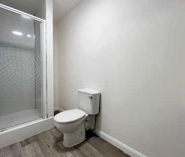 3 bedroom flat to rent - Photo 5