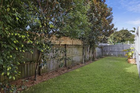 Townhouse living with alfresco appeal - Garden maintenance included - Photo 5